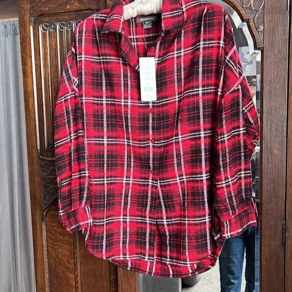 French connection, black and red plaid button up xs - Picture 3 of 6